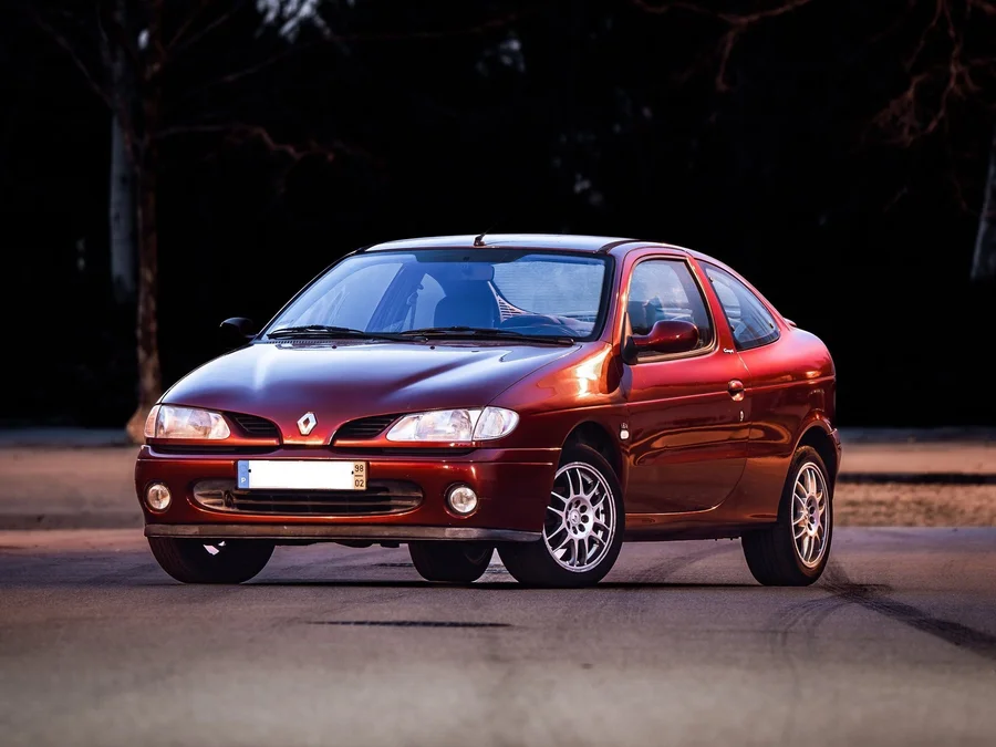 Renault Megane Coupe Exterior 1